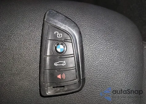 2021 BMW 3 Series 330E xDrive z USA, uszkodzony, nr VIN 3MW5P9J02M8B90770